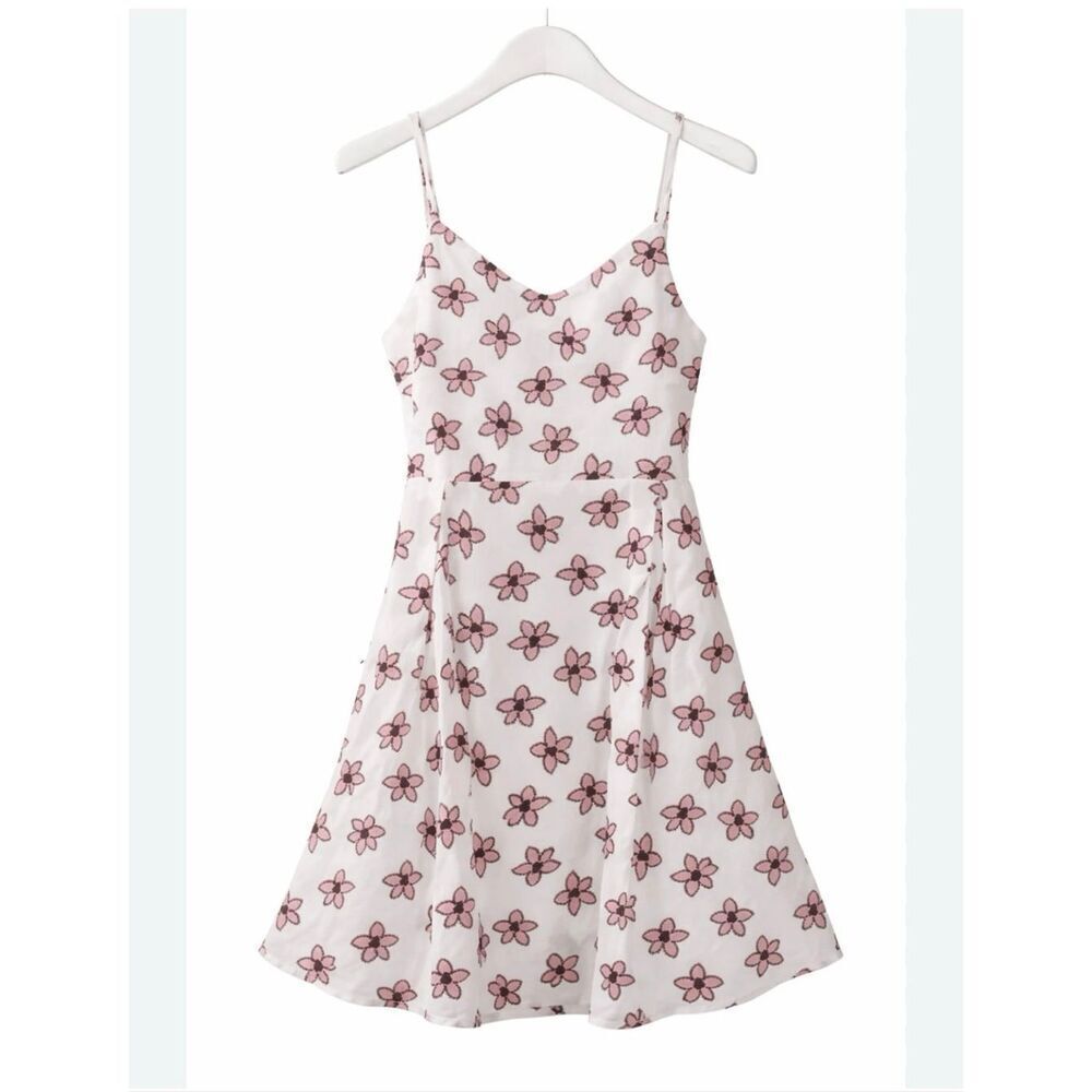 🌸 Hayden Los Angeles Pink and White Floral Mini Dress With Open Back Size Medium